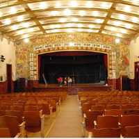 Próxima estación: La Ciudad de las Jacarandas