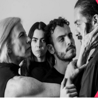 Arde todo mientras canta